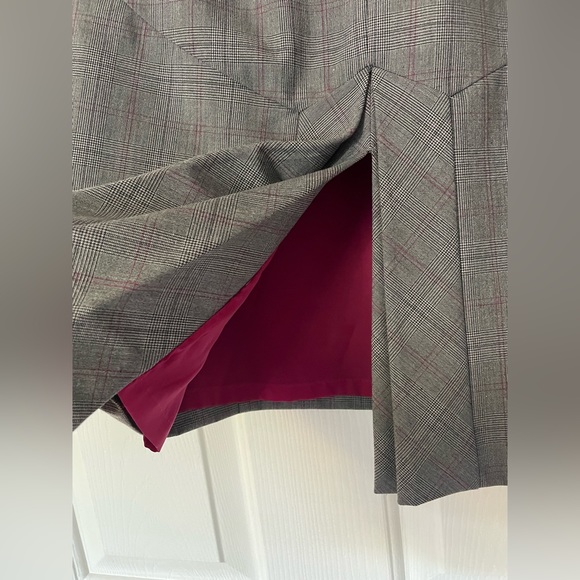Express Design Studio pencil skirt. Size 0 - Picture 3 of 5